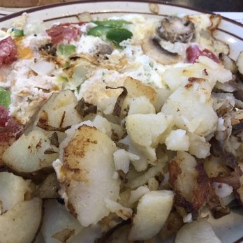Country Kitchen - Vegetable egg white omelette - New American Near Me - Bad Axe, Michigan
