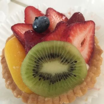 Freeport Bakery - Fruit tart - Bakeries Near Me - Sacramento, California