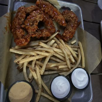 Buffalo Wild Wings - Saucy Chicken Dippers - Chicken Wings Near Me - Aliso Viejo, California