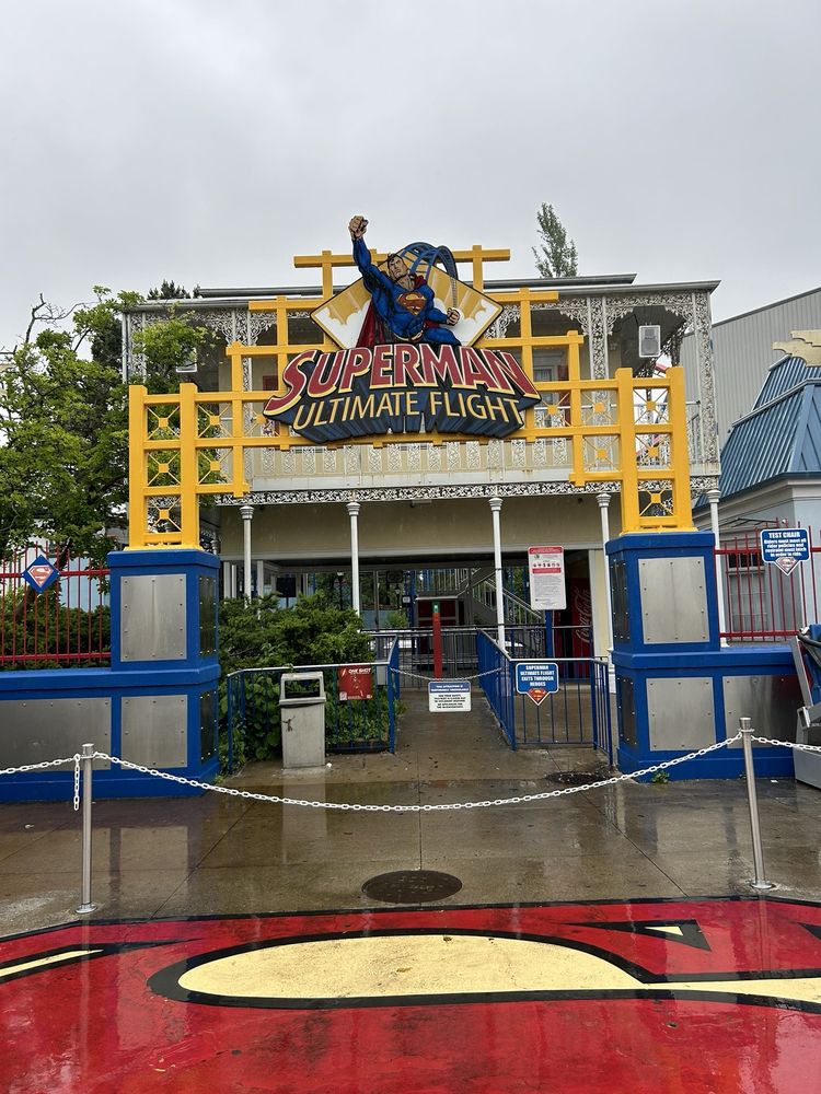Superman Ultimate Flight Logo
