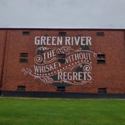 Green River Distilling Co. by null