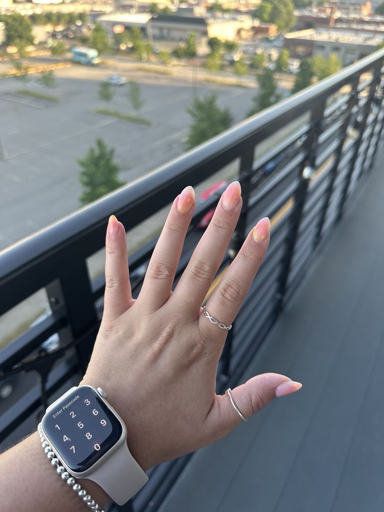 VA nails Logo