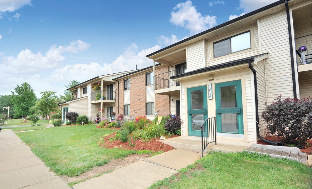 GOLFVIEW APARTMENTS Updated October 2024 453 Golfview Blvd