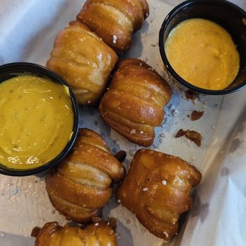 Tavern By Spring House Brewing - Pretzels bites - Breweries Near Me - Strasburg, Pennsylvania