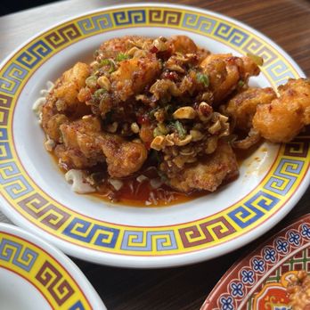 Eem - Hot Fried Cauiliflower - Cocktail Bars Near Me - Portland, Oregon