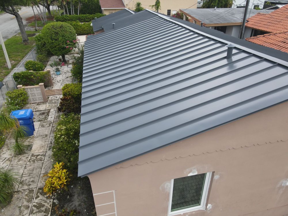 Slide of El Mago's Roofing