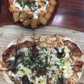 Maui Brewing - Tater tots & flat bread - Brewpubs Near Me - Lahaina, Hawaii Maui Brewing - Tater tots & flat bread - Brewpubs Near Me - Lahaina, Hawaii