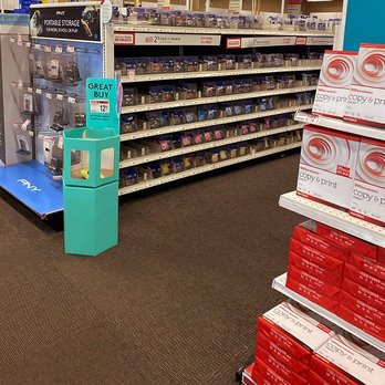 Staples - Shipping Centers Near Me - Chicago, Illinois