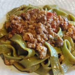 Le Fontanelle - Tagliatelle alle ortiche con sugo di maialino nero casertano