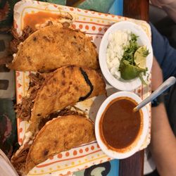 El Mezcal Mexican Restaurant - Birria Tacos