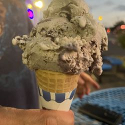York Castle Tropical Ice Cream - Oreo single scoop with sugar cone