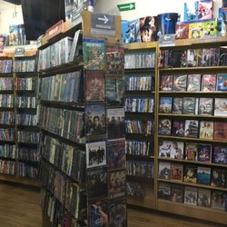 Toma Uno videoclub - Display estrenos, interior del videoclub.