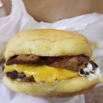 Lucky's Drive In - My bacon burger :) - Burgers Near Me - Tacoma, Washington Lucky's Drive In - My bacon burger :) - Burgers Near Me - Tacoma, Washington
