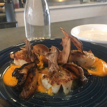 Manger Restaurant and Wine Bar - Roasted Scallops! - Seafood Near Me - Bayport, Minnesota