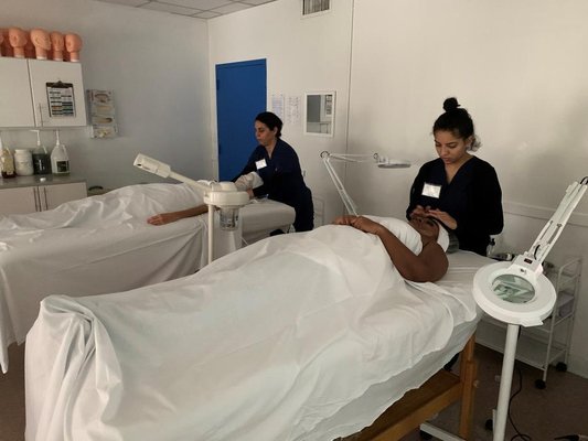 Atelier Esthetique Institute of Esthetics by null