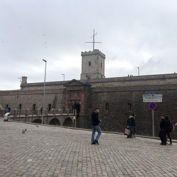 Castell de Montjuïc - Local Flavor Near Me - Barcelona, B Castell de Montjuïc - Local Flavor Near Me - Barcelona, B