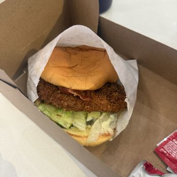 Shake Shack - Bacon & Avocado Chicken Sandwich - Fast Food Near Me - Charlotte, North Carolina