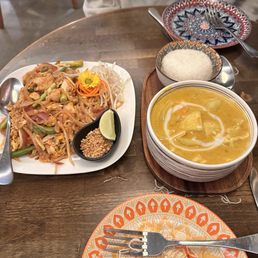 Chicken Pad Thai, Yellow Chicken Curry Chicken Pad Thai, Yellow Chicken Curry