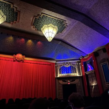 Vista Theatre - Inside the theater - Cinema Near Me - Los Angeles, California Vista Theatre - Inside the theater - Cinema Near Me - Los Angeles, California