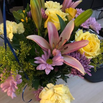 Miracle Flowers - Beautiful spring bouquet! This is right when I got home and saw them delivered. - Florists Near Me - Folsom, California Miracle Flowers - Beautiful spring bouquet! This is right when I got home and saw them delivered. - Florists Near Me - Folsom, California