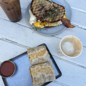 Blueys Kitchen - Breakfast burrito, Fried egg sandwich, hot Mexi Latte, iced mocha latte - Cafes Near Me - Santa Monica, California Blueys Kitchen - Breakfast burrito, Fried egg sandwich, hot Mexi Latte, iced mocha latte - Cafes Near Me - Santa Monica, California