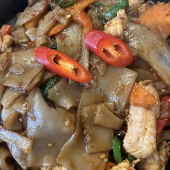 Dok Khao Thai Eatery - Drunken Noodles with Chicken (spicy) - Thai Near Me - Columbia, Maryland Dok Khao Thai Eatery - Drunken Noodles with Chicken (spicy) - Thai Near Me - Columbia, Maryland