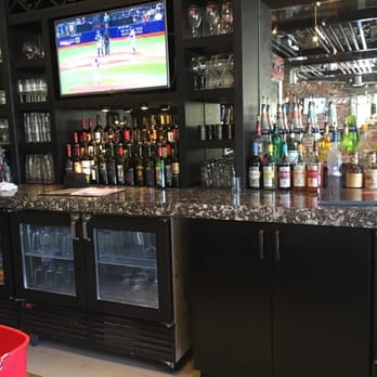 ToScany's Coal Oven Pizza - Very clean bar! - Pizza Near Me - Chandler, Arizona