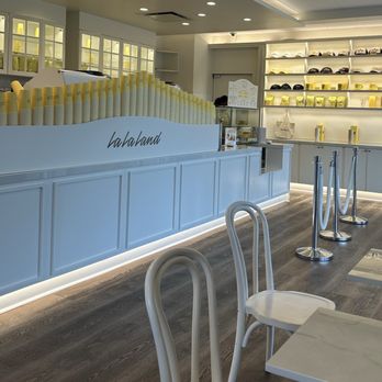 La La Land - Entry counter - Coffee & Tea Near Me - Dallas, Texas La La Land - Entry counter - Coffee & Tea Near Me - Dallas, Texas