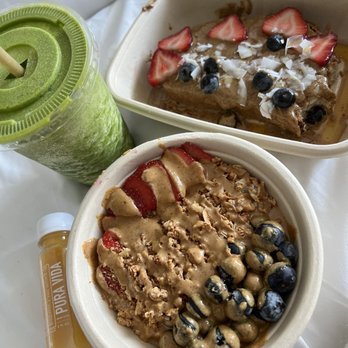 Pura Vida Miami - ALMOND BERRY TOAST, SUPER GREENS SMOOTHIE, TURMERIC SHOT, & OATMEAL - Breakfast & Brunch Near Me - Miami, Florida Pura Vida Miami - ALMOND BERRY TOAST, SUPER GREENS SMOOTHIE, TURMERIC SHOT, & OATMEAL - Breakfast & Brunch Near Me - Miami, Florida
