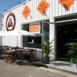 Coffee and go - facade