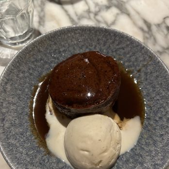 Old Compton Brasserie - Toffee pudding - British Near Me - Soho, XGL Old Compton Brasserie - Toffee pudding - British Near Me - Soho, XGL