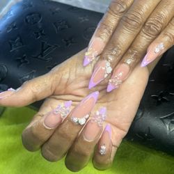 Rachel Nails Spa - Medium Almond with Flower and Bow Design - Done by Kenny