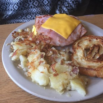 Lincoln Square Restaurant - Croissant breakfast sandwich with ham - Sandwiches Near Me - Troy, Ohio