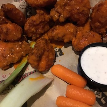Jake Melnick's Corner Tap - Boneless buffalo wings - Sports Bars Near Me - Chicago, Illinois Jake Melnick's Corner Tap - Boneless buffalo wings - Sports Bars Near Me - Chicago, Illinois