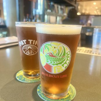 Two Tides Bar - Hawaiian beer! - Bars Near Me - Honolulu, Hawaii