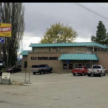 K L O Super-Mart - parking lot with cars - Grocery Near Me - Kelowna, British Columbia K L O Super-Mart - parking lot with cars - Grocery Near Me - Kelowna, British Columbia