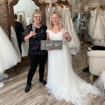 Vanessa's Modern Bride - Bridal Near Me - Arlington Heights, Illinois Vanessa's Modern Bride - Bridal Near Me - Arlington Heights, Illinois