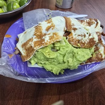 Tacos El Nuevo Poblano - Costra de queso con adobada - Tacos Near Me - Tijuana, BCN Tacos El Nuevo Poblano - Costra de queso con adobada - Tacos Near Me - Tijuana, BCN