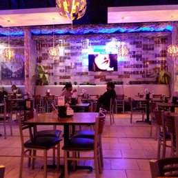 Looks like you dining inside of a mountain...spiffy Looks like you dining inside of a mountain...spiffy