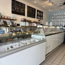 Sarah's Handmade Ice Cream River Road - Inside