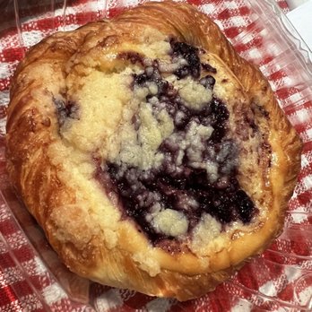 Vida pour Tea - Blueberry Cream Cheese Danish - Coffee & Tea Near Me - Greensboro, North Carolina Vida pour Tea - Blueberry Cream Cheese Danish - Coffee & Tea Near Me - Greensboro, North Carolina
