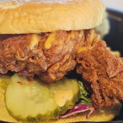 Dave's Hot Chicken - Chicken slider