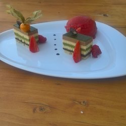 Filiae - Sensationeller Nachtisch mit einem......Achtung.........Paprika/Himbeereis.....Grüntee Reduktion und Nugat.