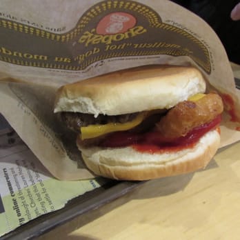 Snack Bar Saint-Jean - Mac N' Cheese Burger - Fast Food Near Me - Quebec City, Quebec Snack Bar Saint-Jean - Mac N' Cheese Burger - Fast Food Near Me - Quebec City, Quebec