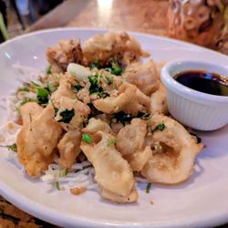 Fat Dragon Chinese Kitchen and Bar - Crispy calamari