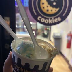 Insomnia Cookies
