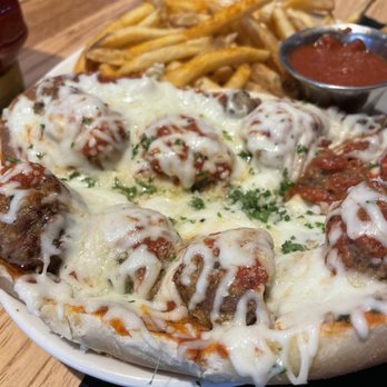 TWIN PEAKS - Updated October 2025 - 221 Photos & 54 Reviews - 8660 N