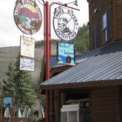 Three Rivers Resort & Outfitting - Stay away from here if you have a dog, or you will be rudely told to leave the store and tie up your dog outside.
