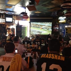 Fanatics Sports Bar & Grill - Go steelers