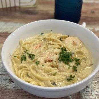 Spiaggia Ristobar - Roasted garlic with cream sauce Alfredo with shrimp - Italian Near Me - Sneads Ferry, North Carolina Spiaggia Ristobar - Roasted garlic with cream sauce Alfredo with shrimp - Italian Near Me - Sneads Ferry, North Carolina